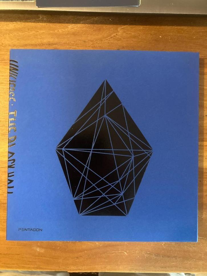 K-Pop / Pentagon - Universe: The black hall (Speciale editie, Cd's en Dvd's, Cd's | Pop, Zo goed als nieuw, 2000 tot heden, Boxset