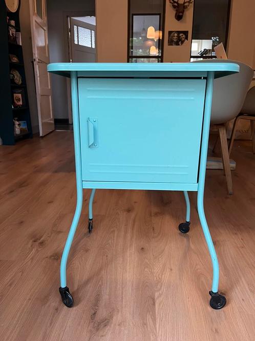 Vettra Ikea nachtkastjes 2, Huis en Inrichting, Slaapkamer | Nachtkastjes, Gebruikt, 55 tot 70 cm, 45 tot 65 cm, Metaal of Aluminium