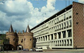 Arnhem, Sabelspoort en Provincie-Huis - auto - 1965 gelopen