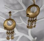 LEUKE GOUDKLEURIGE APARTE OORBELLEN VOORZIEN VAN STERREN, Overige materialen, Hangers, Nieuw, Ophalen of Verzenden