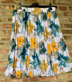 Nieuw! Vrolijke plissee rok, wit petrol en gele bloemen 44, Kleding | Dames, Rokken, Overige kleuren, Maat 42/44 (L), Nieuw, Ophalen of Verzenden