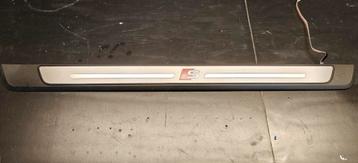 Verlichte instaplijst Audi A4 B9 S line rechts  beschikbaar voor biedingen