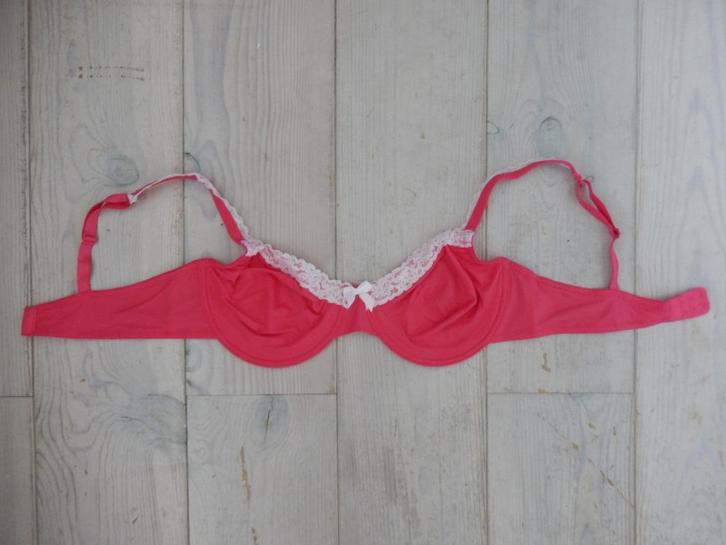 * 1x gedragen roze beugel bh met wit elastisch kant 85 d *, Kleding | Dames, Ondergoed en Lingerie, BH, Roze, Ophalen of Verzenden
