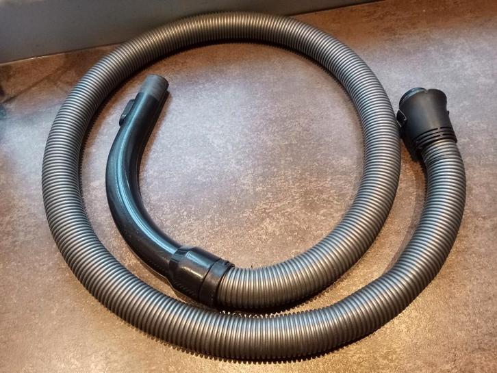 Miele Stofzuigerslang Flexibel + Owel Aansluiting, Witgoed en Apparatuur, Stofzuigers, Gebruikt, Stofzuiger, 1600 tot 2000 watt