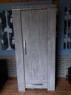 Houten kast, Met deur(en), Zo goed als nieuw, Modern, 150 tot 200 cm