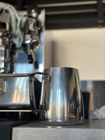 Zeer grote melkopschuimkan van Bumper voor 4-6 cappuccino’s beschikbaar voor biedingen