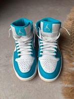 Jordans wit/turquoise mt 42, Wit, Ophalen of Verzenden, Sneakers of Gympen, Zo goed als nieuw