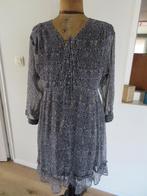 Dames jurk Milla maat 40 (Z.G.A.N.), Kleding | Dames, Maat 38/40 (M), Ophalen of Verzenden, Grijs, Onder de knie