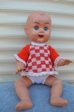 Mooi O.K. kader kleuter popje uit de jaren 1960 NR 8561, Verzamelen, Poppen, Ophalen of Verzenden, Zo goed als nieuw, Pop