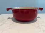 Le Creuset La Mama ovenschaal 17 cm Bordeauxrood, Gietijzer, Ophalen of Verzenden, Zo goed als nieuw, Keramische plaat