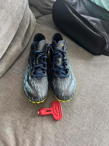 Spikes van kiprun maat 40 beschikbaar voor biedingen