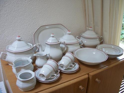 Servies Wit Roze Grijs Schaal Theepot Sauskom Roomstel p.stu, Huis en Inrichting, Keuken | Servies, Zo goed als nieuw, Schaal of Schalen