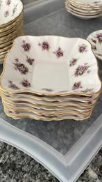Royal Albert SWEET VIOLETS luxe schaaltjes 💜💜💜, Ophalen, Zo goed als nieuw, Kop en/of schotel