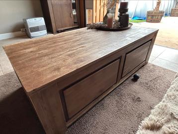 Salontafel met lades beschikbaar voor biedingen