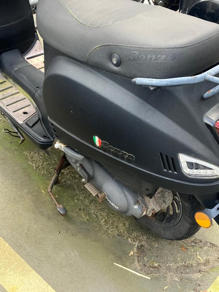 OPKNAPPER! Senzo RivaLux Matzwart 45, Fietsen en Brommers, Snorfietsen en Snorscooters, Gebruikt, Overige merken, Benzine, Ophalen