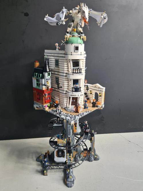 Te huur: Lego Gringotts - Goudgrijp Harry Potter 76417, Kinderen en Baby's, Speelgoed | Duplo en Lego, Gebruikt, Lego, Complete set
