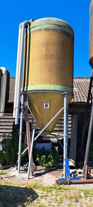 Te koop: 2 goede voerbulken beschikbaar voor biedingen