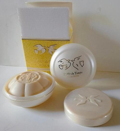 Vintage Nina Ricci L'air du Temps geparfumeerde zeep,2 stuks, Verzamelen, Parfumverzamelingen, Nieuw, Overige typen, Ophalen of Verzenden