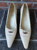 Mooie pump van Salvatore Ferragamo, Kleding | Dames, Trouwkleding en Trouwaccessoires, Schoenen, Salvatore Ferragamo, Ophalen of Verzenden