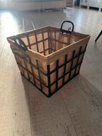 Stalen mand, Huis en Inrichting, Woonaccessoires | Schalen en Manden, Overige materialen, Mand, Vierkant, Ophalen of Verzenden