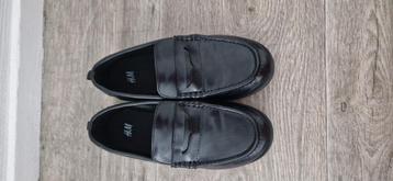 Zwarte loafers beschikbaar voor biedingen