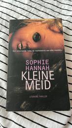 Kleine meid van Sophie Hannah, Gelezen, Ophalen of Verzenden, Sophie Hannah, Nederland