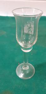 jeneverglas met afbeelding trol, Verzamelen, Glas en Borrelglaasjes, Ophalen of Verzenden, 'T Olde Gre-j, Info@toldegrej.nl, Endepoelstraat 20f Didam
