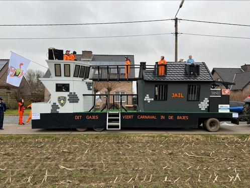Te huur carnavalswagen thema gevangenis, Hobby en Vrije tijd, Feestartikelen | Verhuur, Zo goed als nieuw, Carnaval, Ophalen