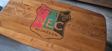 NEC Salontafel van eikenhout! beschikbaar voor biedingen