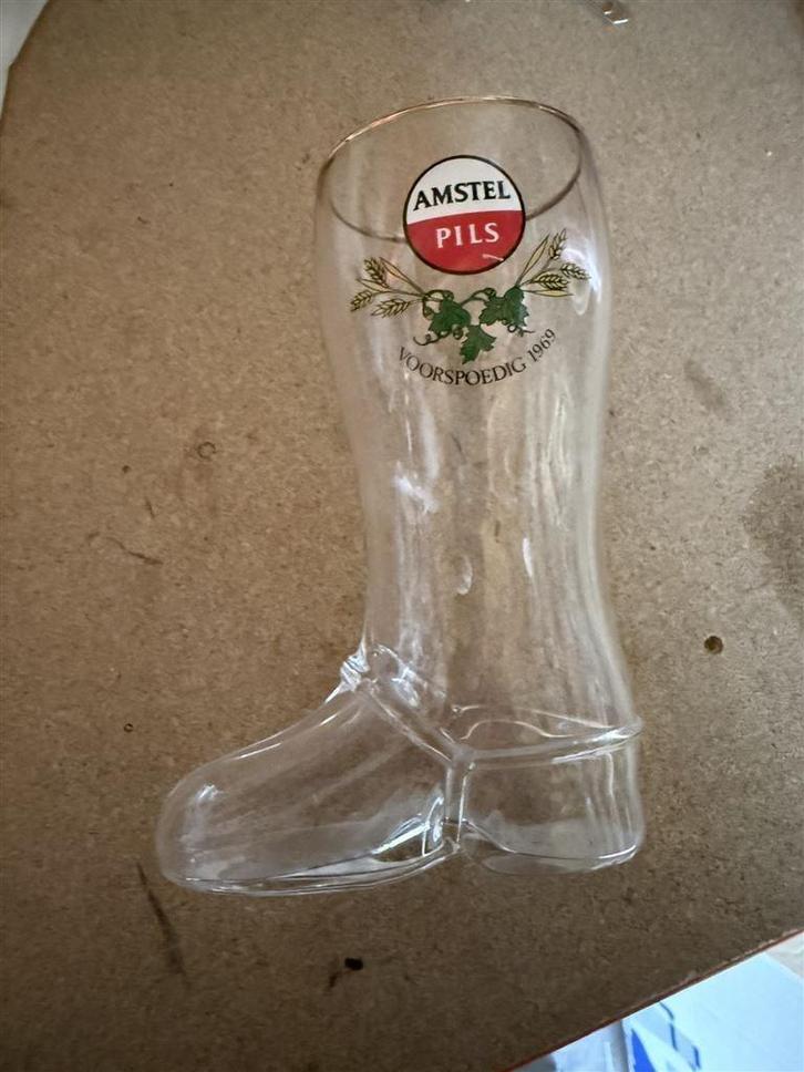 Amstel bierglas in laarsvorm – uitgegeven in 1969, Verzamelen, Biermerken, Zo goed als nieuw, Overige merken, Ophalen of Verzenden