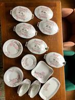 10 persoons elegant servies met roze rozen motief, Ophalen, Zo goed als nieuw, Overige stijlen, Porselein