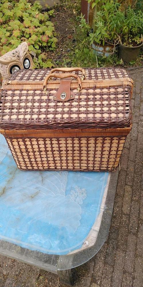 Picknickmand riet, 2 lagen, gebruikt, ruim, Hobby en Vrije tijd, Picknickmanden, Gebruikt, Zonder inhoud, Ophalen
