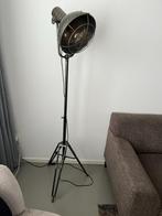 Staande lamp, Huis en Inrichting, Lampen | Vloerlampen, Ophalen, Zo goed als nieuw, Metaal, 150 tot 200 cm