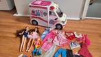 Barbie ambulance en poppen, Kinderen en Baby's, Speelgoed | Poppen, Ophalen of Verzenden, Gebruikt, Barbie