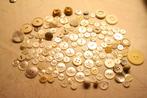 60 gram vintage knopen in wit en naturel tinten, Ophalen of Verzenden, Zo goed als nieuw, Knoop of Knopen
