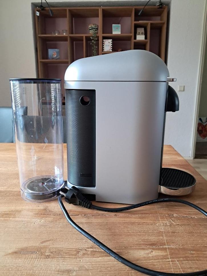 Nespresso Vertuo koffiemachine, Witgoed en Apparatuur, Koffiezetapparaten, Gebruikt, Koffiepads en cups, Koffiemachine, 1 kopje