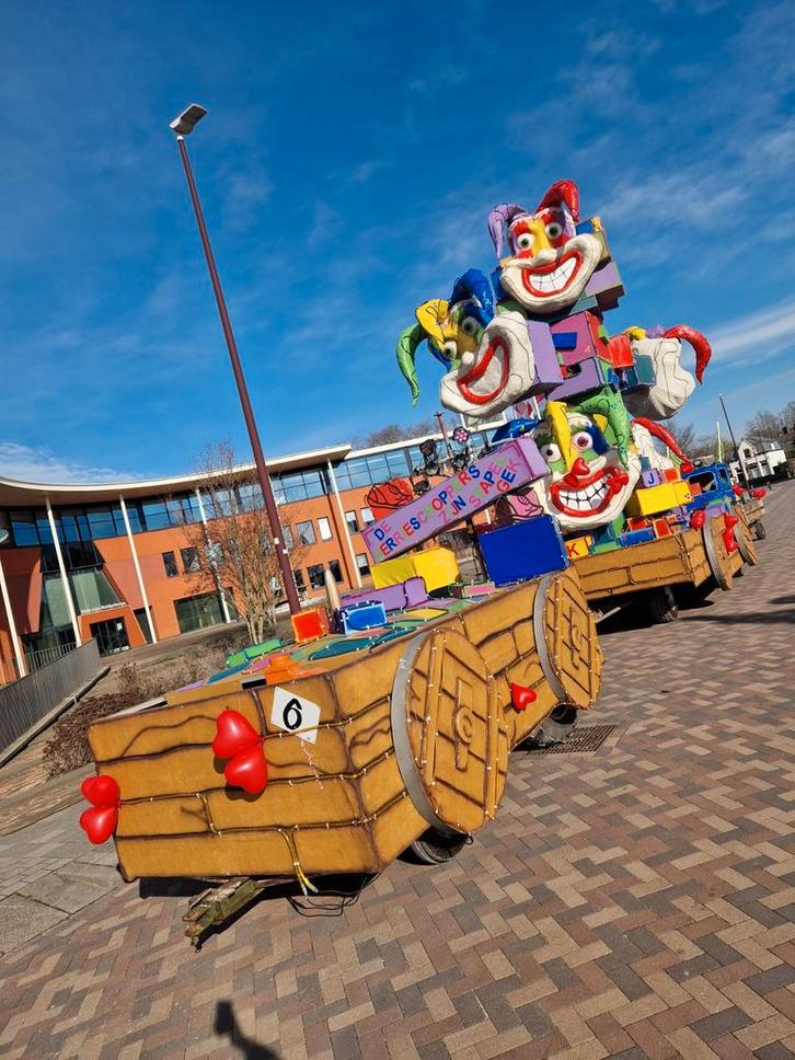 Carnavalswagen thema stapelgek, Kinderen en Baby's, Carnavalskleding en Verkleedspullen, Ophalen