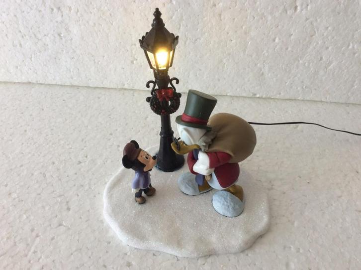 Disney scrooge - beeldje met verlichting - kerstdorp -, Verzamelen, Disney, Zo goed als nieuw, Beeldje of Figuurtje, Donald Duck