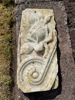 Tuindecoratie; ornament van steen met gestileerde roos, Antiek en Kunst, Ophalen