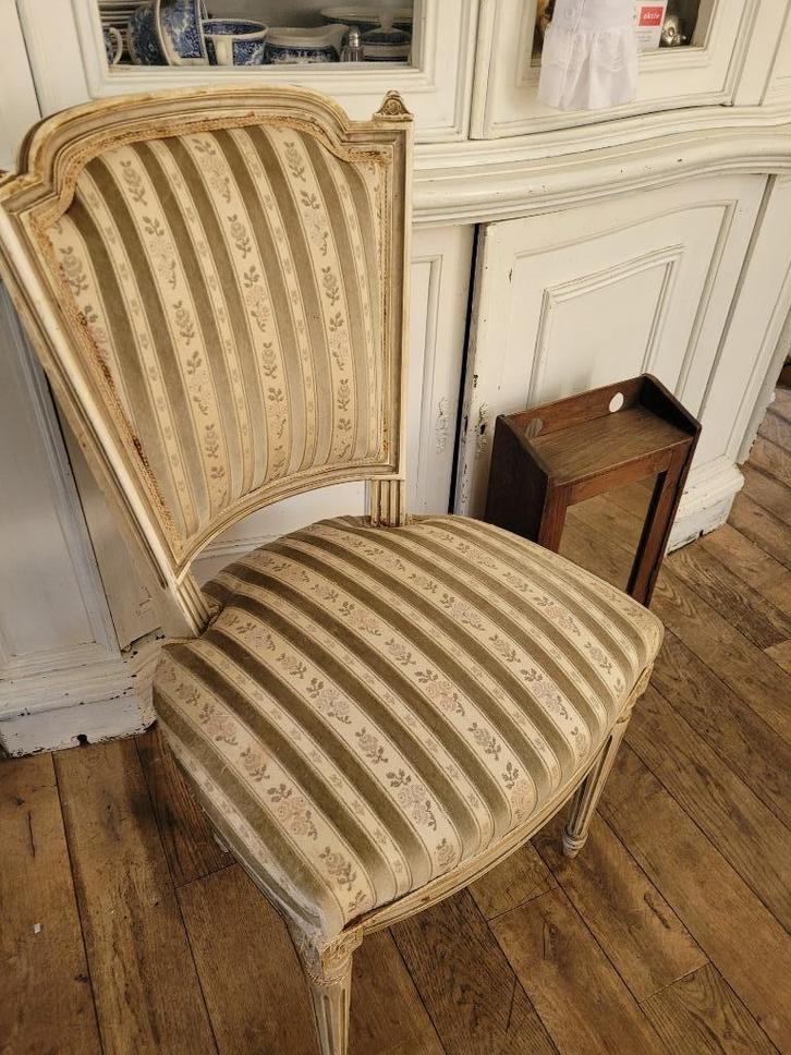 Zeer oude Franse boudoir slaapkamer stoel, Antiek en Kunst, Curiosa en Brocante, Ophalen