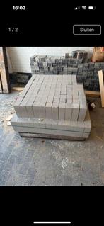 250 Beton metselstenen, Doe-het-zelf en Verbouw, Metselstenen, Ophalen, Zo goed als nieuw, Beton