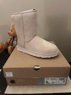 Ugg Classic Short Perla maat 38, UGG, Lage of Enkellaarzen, Nieuw, Ophalen of Verzenden