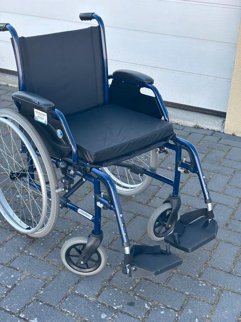 Mooie inklapbare rolstoel van Vermeiren, Diversen, Rolstoelen, Zo goed als nieuw, Handbewogen rolstoel, Inklapbaar, Ophalen of Verzenden
