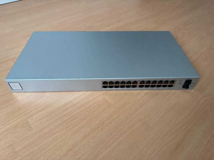 Unfi US-24, Computers en Software, Netwerk switches, Zo goed als nieuw, Ophalen of Verzenden