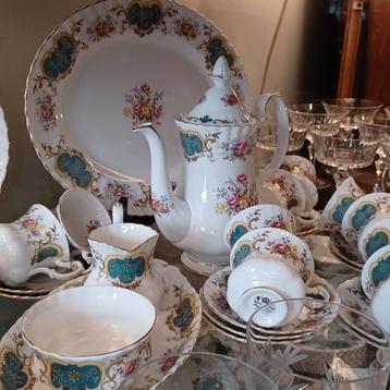 VERKOCHT Royal Albert Compleet Berkeley 12 persoons beschikbaar voor biedingen