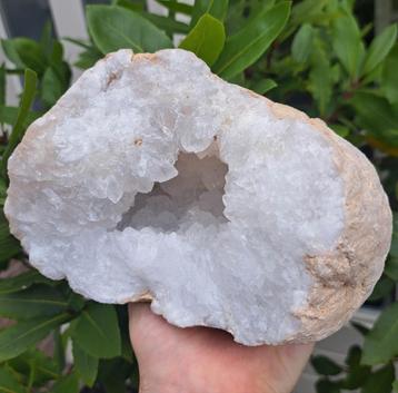 Grove 2,5kg geode Bergkristal edelsteen stenen collectie  beschikbaar voor biedingen