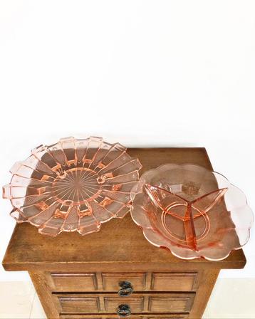 2x roze persglas schalen vintage beschikbaar voor biedingen