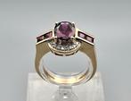 Gouden Vintage ring  edelsteen granaat en diamant. 2025/381., 18 tot 19, ., Ophalen of Verzenden, Zo goed als nieuw