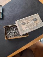 Oude bekledingnagels in doosje Clous Dores, Doe-het-zelf en Verbouw, Hang- en Sluitwerk, Ophalen of Verzenden