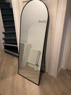 Passpiegel staand met zwarte metalen rand, Huis en Inrichting, Woonaccessoires | Spiegels, Ophalen, Zo goed als nieuw, Overige vormen